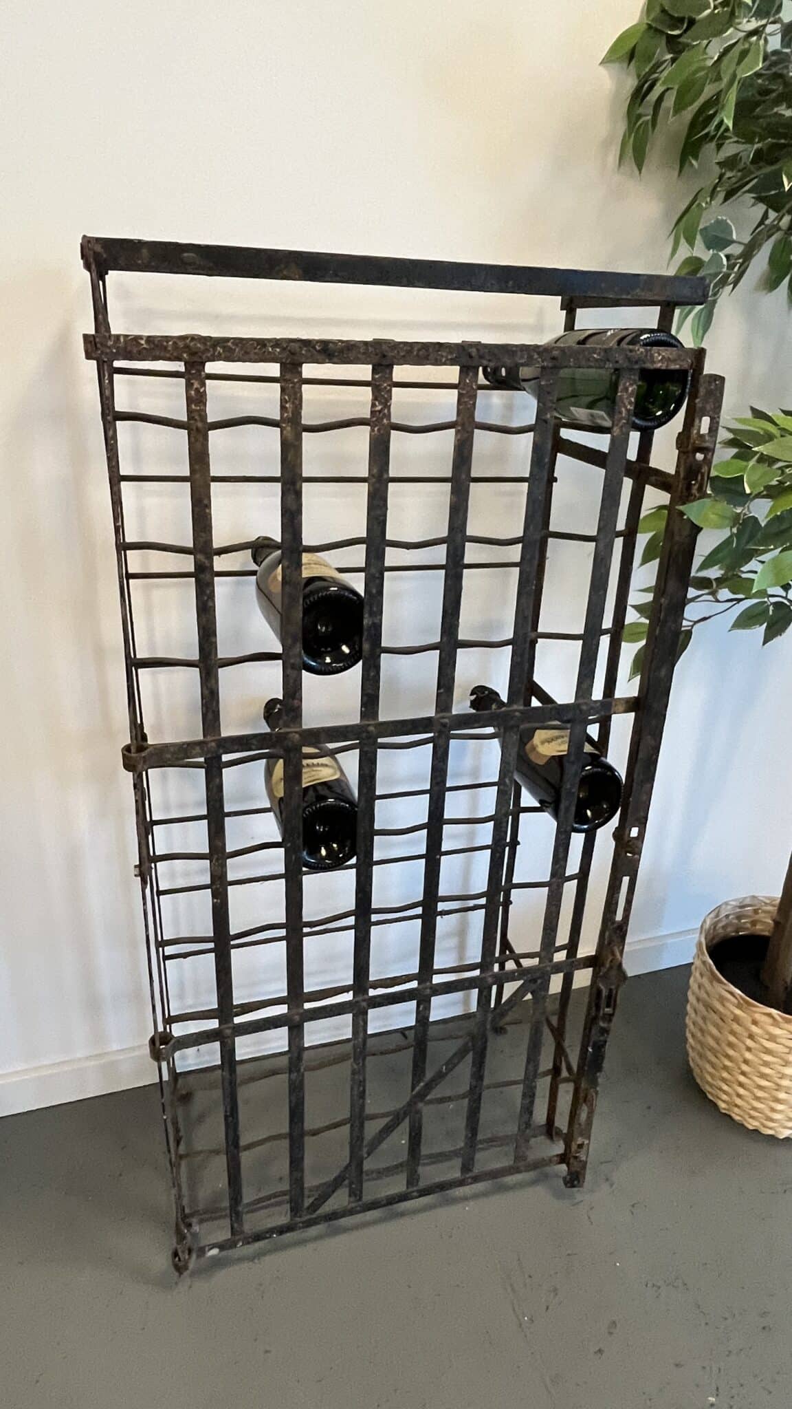 Flot Gammel Vinreol med Låge - Billede 2