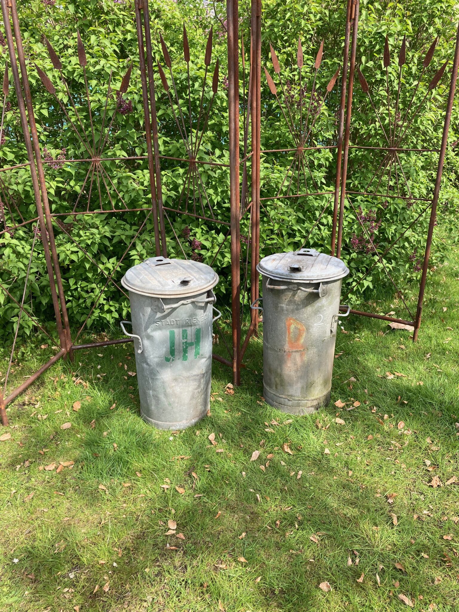Små Skraldespande i Jern - Billede 4