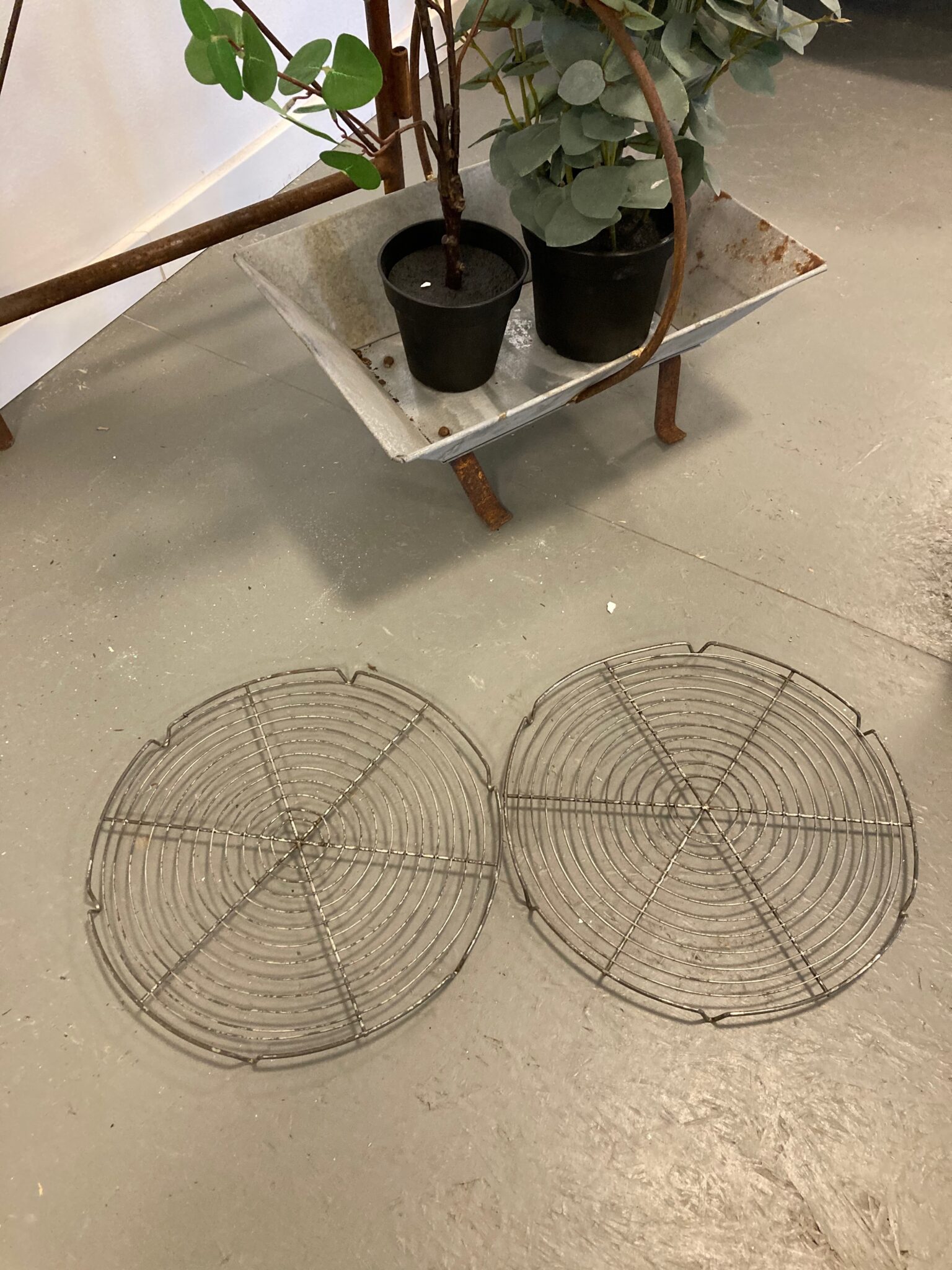 Plante Kurv i Zink på Ben af Jern - Billede 2